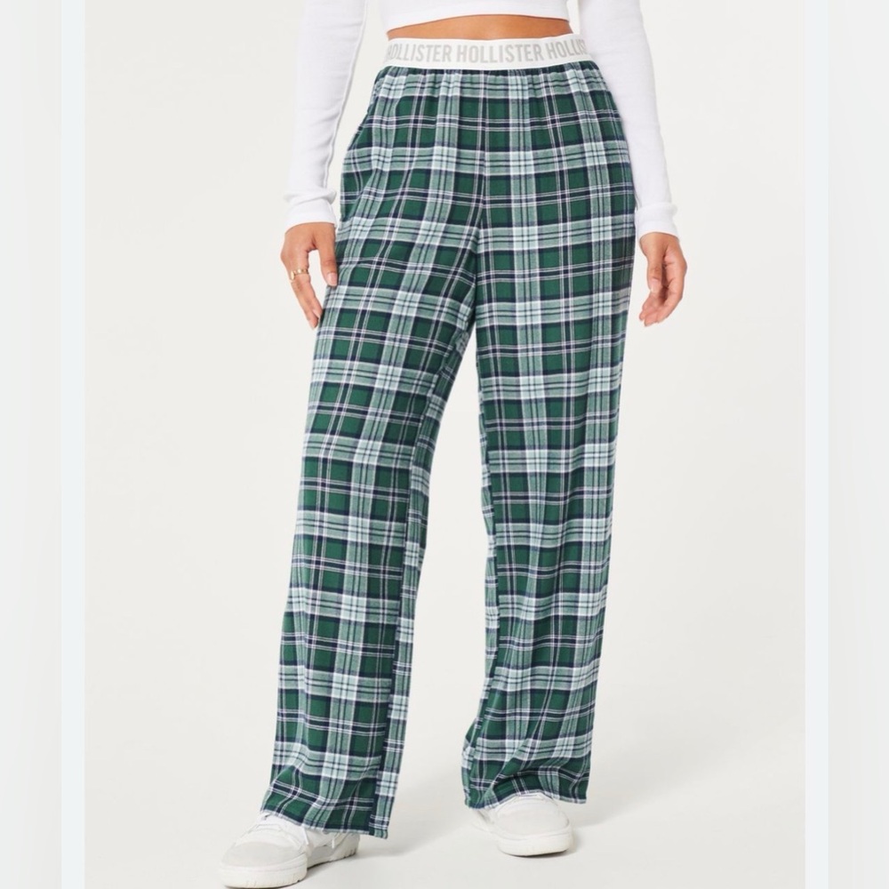 Hollister Green Plaid Sleep Pants.